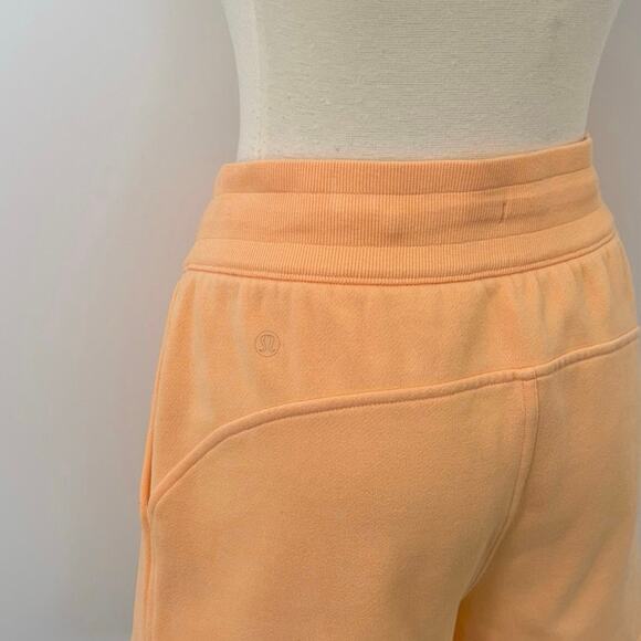 Lululemon Scuba High-Rise Short 5" Cotton Terry in Peach Bellini 6 Women's - Picture 5 of 8